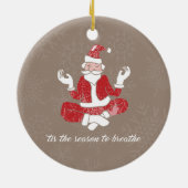 Gewoon Adem Yoga Kerstman Keramisch Ornament (Achterkant)