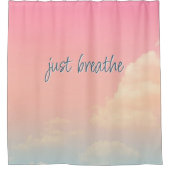 GEWOON ADEMEN Leven Quote Roze Hemel Wolken Douchegordijn (Voorkant)