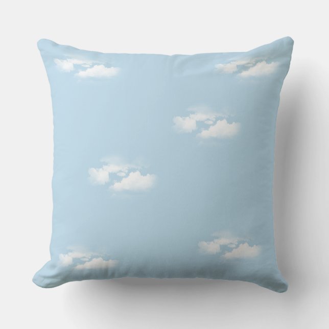 Gewoon blauw luchtruim met fluffige wolken kussen (Voorkant)