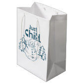 Gewoon Chillen Speelse Kerstmis Medium Cadeauzakje (Achterkant Gekanteld)