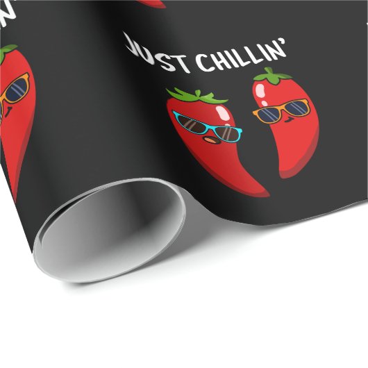 Gewoon Chillin Funny Chili Peppers Pun Dark BG Cadeaupapier (Rol Hoek)