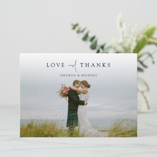 Gewoon chique foto bruiloft gepersonaliseerd bedankkaart (Staand voorkant)