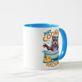 Gewoon cooning, speelse wasbeer badtijd avontuur mok (Voorkant rechts)