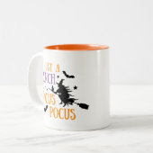 Gewoon een bundel Hocus Pocus Halloween Tweekleurige Koffiemok (Voorkant links)