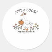 Gewoon een Gans en haar Pumpkin Classic T-shirt Ronde Sticker (Voorkant)
