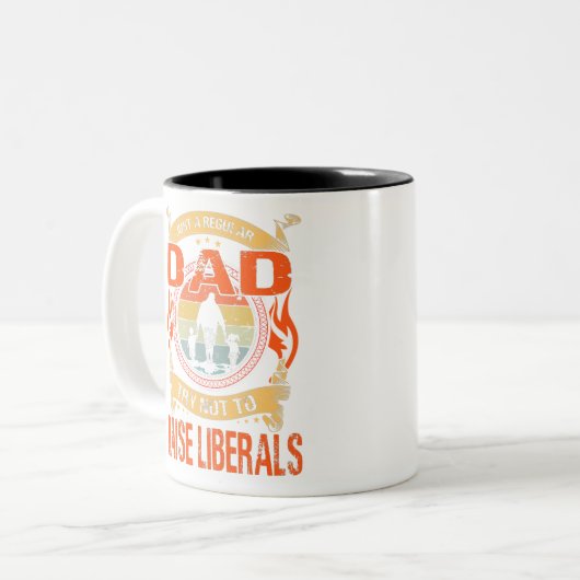 Gewoon een gewone vader die geen liberaal wil opvo tweekleurige koffiemok (Voorkant links)