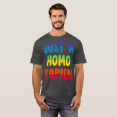 Gewoon een Homo Sapien Rainbow Pride T-shirt (Voorkant volledig)