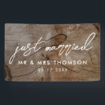 Gewoon een huwelijk met een huwelijk spandoek<br><div class="desc">Gewoon gehuwd met legant kalligrafie-script,  bijtende bruiloft</div>