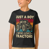 Gewoon een jongen die houdt van Tractors Funny Boy T-shirt (Voorkant)