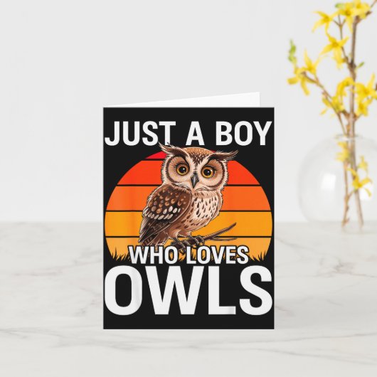 Gewoon een jongen die uilen houdt van peuters jong kaart (Gele Bloem)