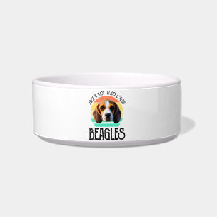 Gewoon Een Jongen Die Van Beagles Houdt Voerbakje