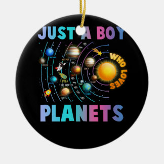 Gewoon een jongen die van het zonnestelsel houdt. keramisch ornament