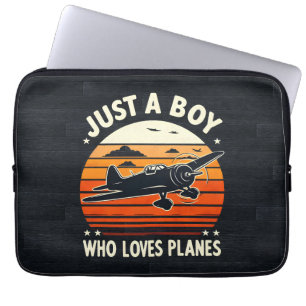 Gewoon een jongen die van Planes  Plane Lover houd Laptop Sleeve