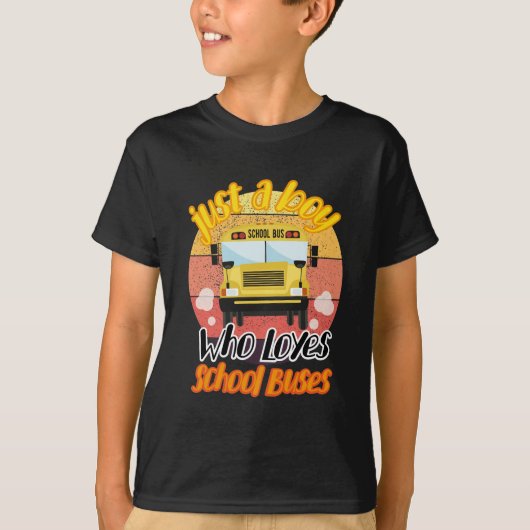 gewoon een jongen die van schoolbussen houdt t-shirt (Voorkant)