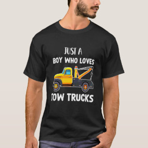 Gewoon een jongen die van twee vrachtwagens houdt t-shirt