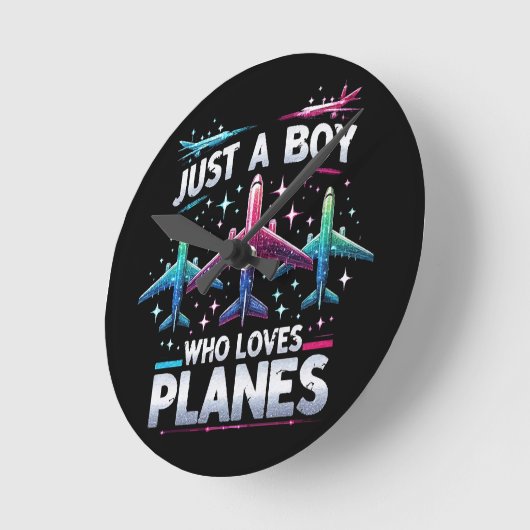 Gewoon een jongen die van vliegtuigen houdt ronde klok (Hoek)