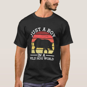 Gewoon een jongen in een wilde varkenswereld - Boa T-shirt