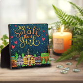 Gewoon een kleine stad meisje leuke kleurrijke geb fotoplaat