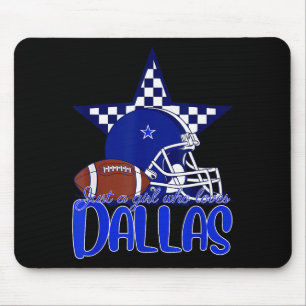 Gewoon Een Meisje Dat Een Dallas T-shirt Houdt Voo Muismat