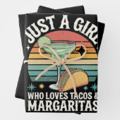 Gewoon een meisje dat houdt van taco's en margarit inpakpapier vel (In situ)