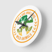 Gewoon een meisje dat houdt van wilde dieren cadea ronde klok (Hoek)