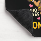 Gewoon een meisje dat van apen houdt muismat (Hoek)