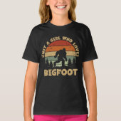Gewoon een meisje dat van Bigfoot Funny Retro hou T-shirt (Voorkant)