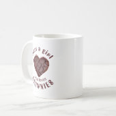 Gewoon een meisje dat van brownies houdt koffiemok (Voorkant links)