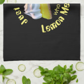 Gewoon een meisje dat van citroenappeltaart houdt theedoek (Gevouwen)