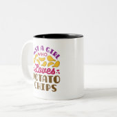 Gewoon een meisje dat van de potato Chips snack fo Tweekleurige Koffiemok (Voorkant links)