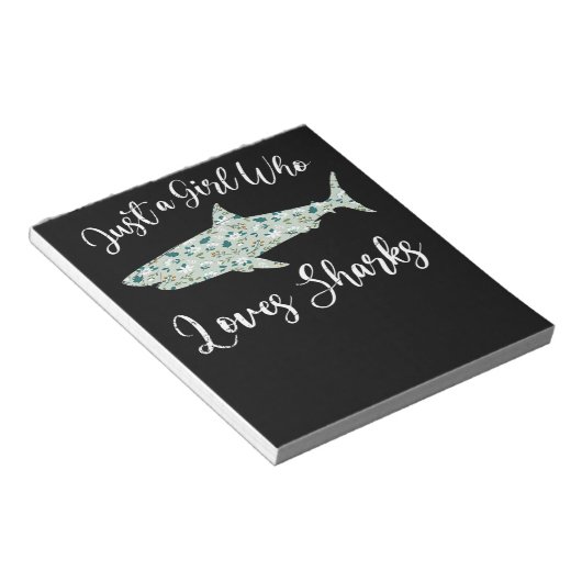 Gewoon een meisje dat van haaien houdt - geeft zee notitieblok (Schuin)