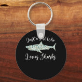Gewoon een meisje dat van haaien houdt - geeft zee sleutelhanger (Voorkant)
