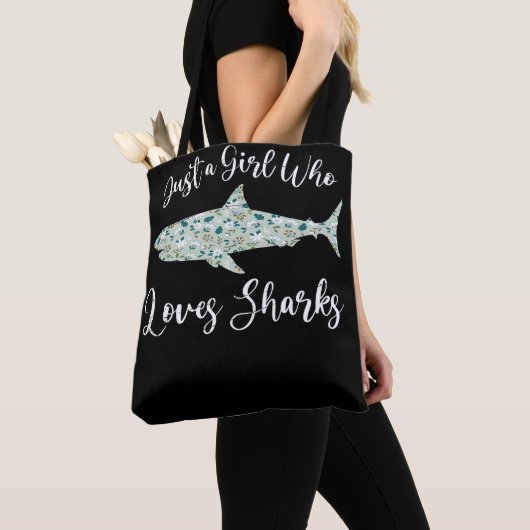 Gewoon een meisje dat van haaien houdt - geeft zee tote bag (Dichtbij)