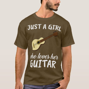 Gewoon een meisje dat van haar akoestische gitaar  t-shirt