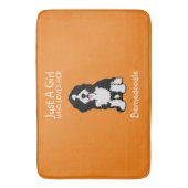 Gewoon een meisje dat van haar Bernedole houdt Badmat (Voorkant Verticaal)