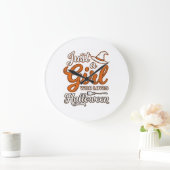 Gewoon een meisje dat van Halloween Vector Design Grote Klok (Huis)