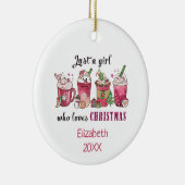 Gewoon een meisje dat van kerstkoffie houdt keramisch ornament (Rechts)