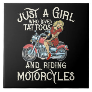 Gewoon een meisje dat van motorfietsen houdt, grap tegeltje