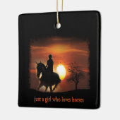 gewoon een meisje dat van paarden houdt keramisch ornament (Links)