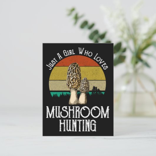 Gewoon een meisje dat van paddenstoeljacht houdt - briefkaart (Staand voorkant)