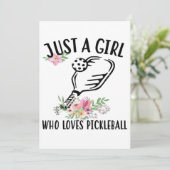 Gewoon een meisje dat van Pickleball houdt Save The Date (Staand voorkant)