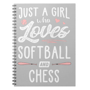 Gewoon een meisje dat van Softball houdt en schaaf Notitieboek