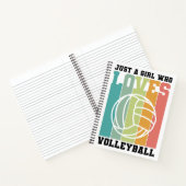 Gewoon een meisje dat van Volleyball houdt Notitieboek (Binnen)