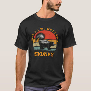 Gewoon een meisje die houdt van stinkdieren schatt t-shirt