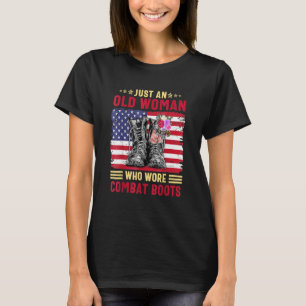 Gewoon een oude vrouw die gevechtsschoenen draagt t-shirt