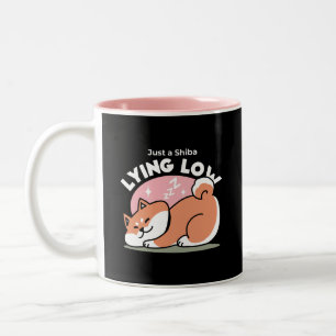 Gewoon een Shiba die laag ligt: Cute Shiba Inu Des Tweekleurige Koffiemok