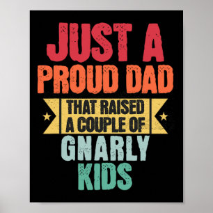 Gewoon een trotse vader die een paar lompe kindere poster