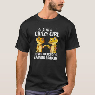 Gewoon een vaag meisje met een bundel gekaarde dra t-shirt