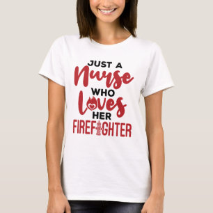 Gewoon een verpleegster die houdt van haar brandwe t-shirt