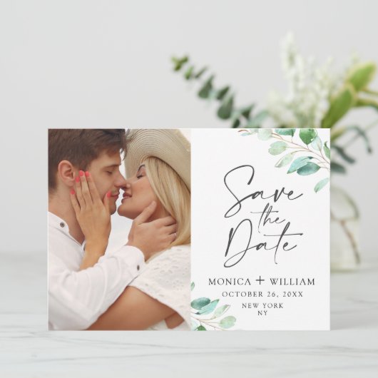 Gewoon Elegant Eucalyptus Weddenschap Foto Save The Date (Staand voorkant)